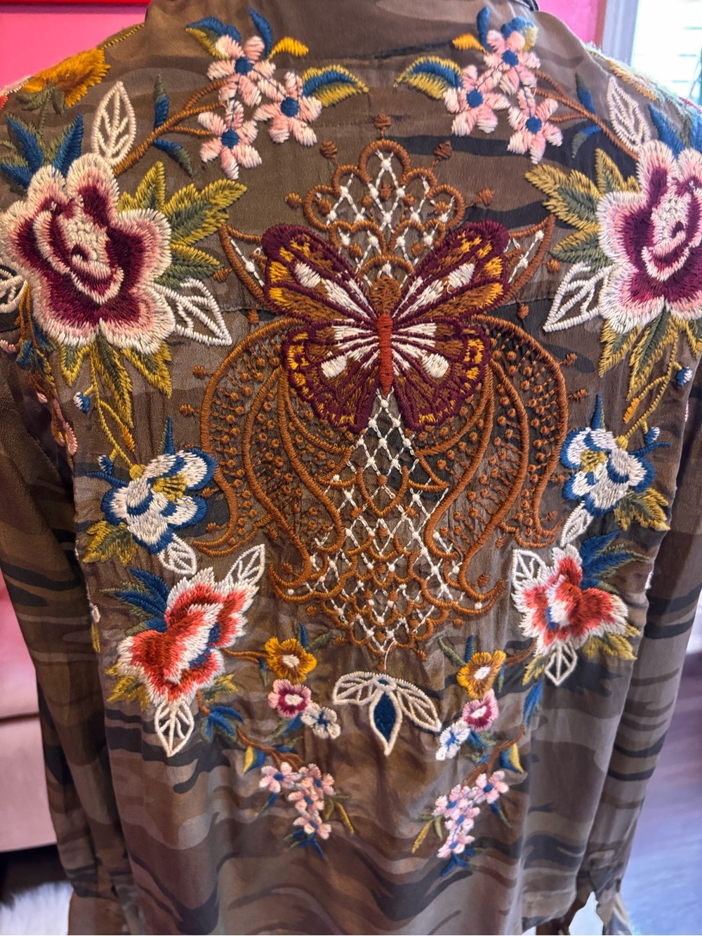 Johnny Was Camo Embroidered Butterfly Floral Button Up Small